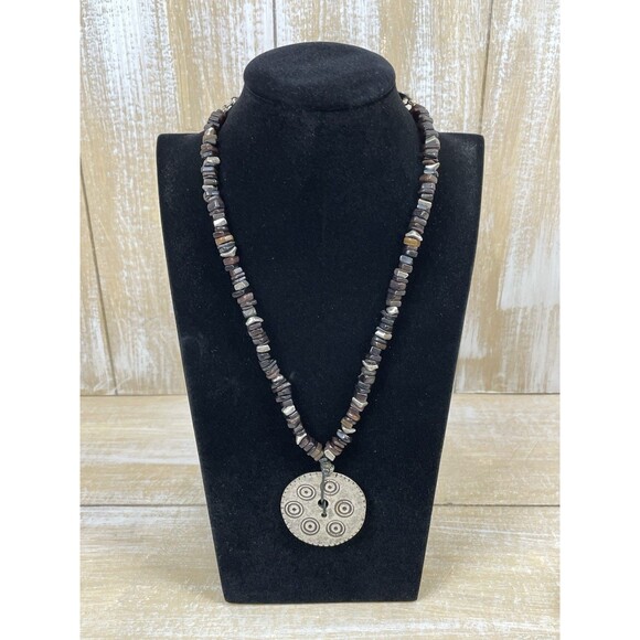 Chico’s Stone Beaded Medallion Necklace Brown Tan Silver - Picture 2 of 8